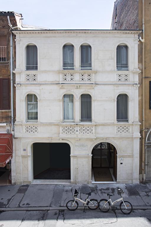 Borgoleoni 18 - Room And Breakfast Ferrare Extérieur photo