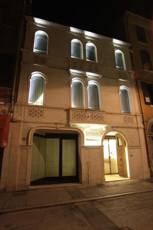 Borgoleoni 18 - Room And Breakfast Ferrare Extérieur photo